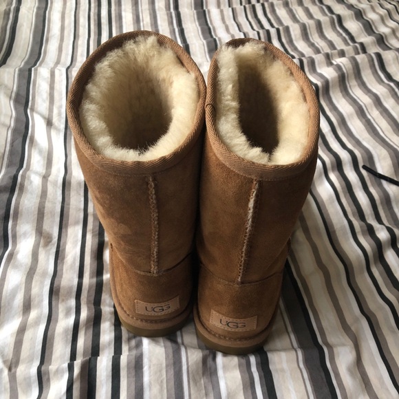 Ugg Boots NWOT Size 8 - Picture 2 of 6
